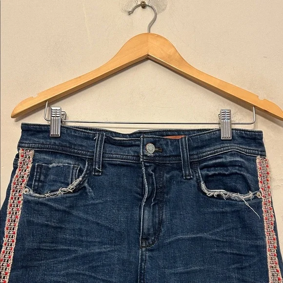 Anthropologie Pilcro slim cropped boyfriend jeans with accent design Size 28 EUC - Picture 3 of 11